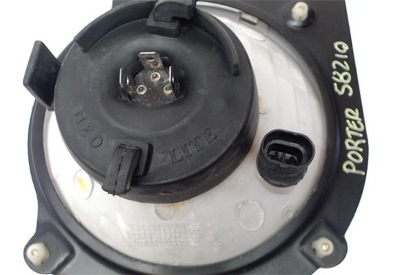 Recambio de faro delantero izquierdo para piaggio porter furgón 1.2 d referencia OEM IAM 330517 330517 