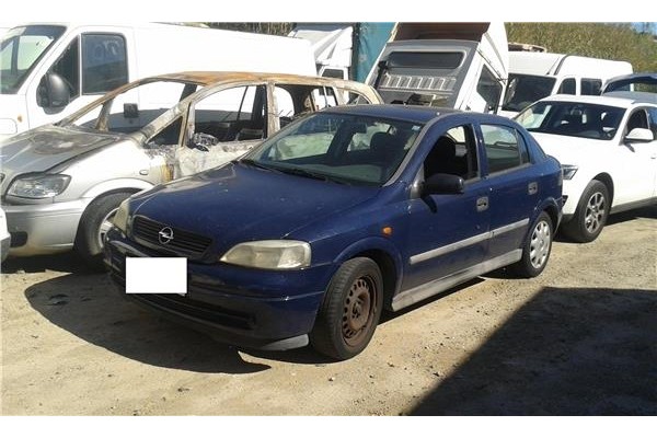 opel astra g berlina del año 1998