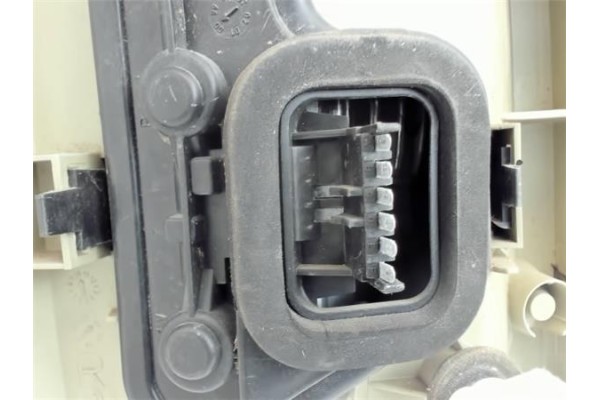 Recambio de piloto trasero derecho para opel zafira a referencia OEM IAM  62281 