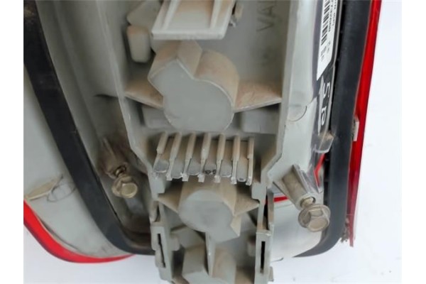 Recambio de piloto trasero derecho para opel corsa b referencia OEM IAM  67732660 