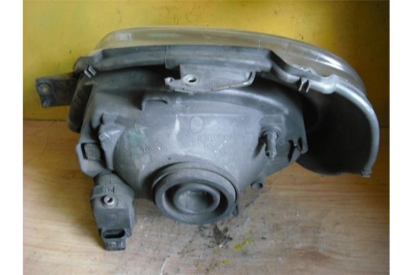 Recambio de faro delantero dcho para opel vivaro 2.5 dti referencia OEM IAM 7700311372  