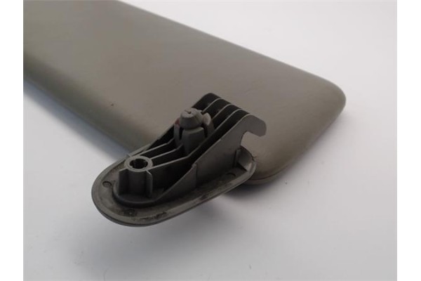 Recambio de parasol derecho para opel vivaro 1.9 dti referencia OEM IAM   