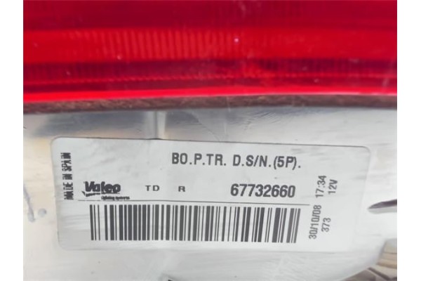 Recambio de piloto trasero derecho para opel corsa b referencia OEM IAM  67732660 