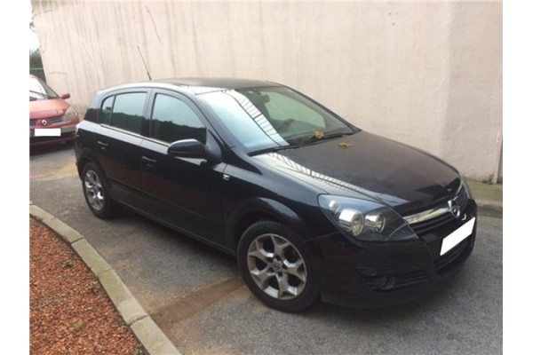 opel astra h berlina del año 2004