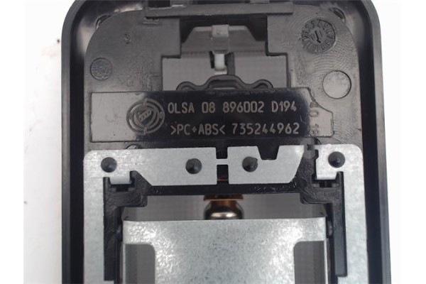 Recambio de luz delantero central techo para fiat 500 1.2 referencia OEM IAM 735244962  