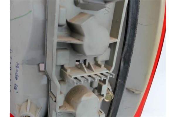 Recambio de piloto trasero izquierdo para opel corsa b referencia OEM IAM 1223490 07121110 