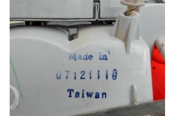 Recambio de piloto trasero izquierdo para opel corsa b referencia OEM IAM 1223490 07121110 