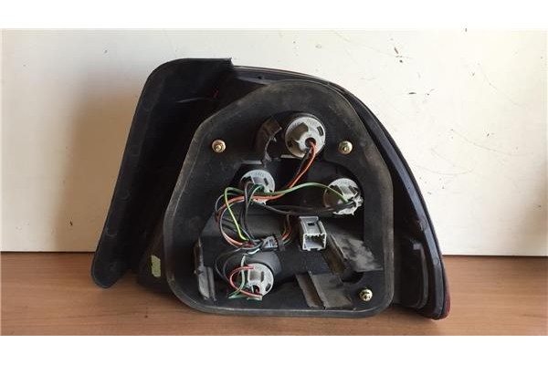 Recambio de piloto trasero izquierdo para honda civic berlina .5 (ma/mb)(1995) 1.4 (ma8/mb2) [1,4 ltr. - 55 kw] referencia OEM I
