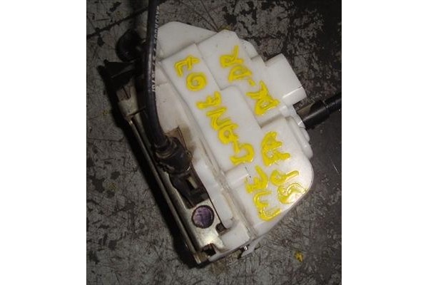 Recambio de cierre electromagnetico delantero derecho para renault megane ii (bm0/1_, cm0/1_) 1.5 dci referencia OEM IAM 8200027