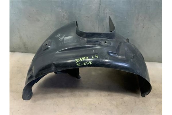 Recambio de protector pase rueda delantero izquierdo para citroen c4 berlina 1.6 exclusive referencia OEM IAM 7136LN  