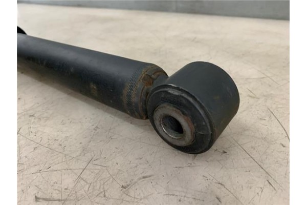 Recambio de amortiguador trasero derecho para nissan navara pickup (d40m) 2.5 dci referencia OEM IAM 56200EB30A 56200EB30B 