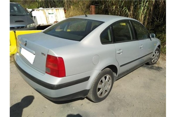 volkswagen passat berlina (3b2)(1996) del año 