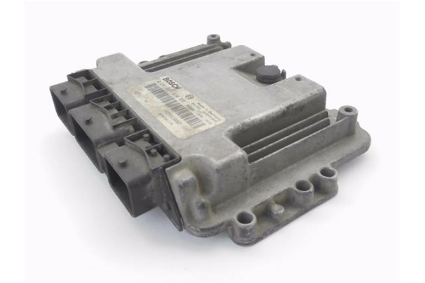 Recambio de centralita para opel vivaro 1.9 di referencia OEM IAM 8200051609 0281011530 