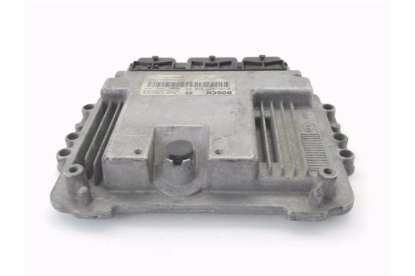 Recambio de centralita para opel vivaro 1.9 di referencia OEM IAM 8200051609 0281011530 