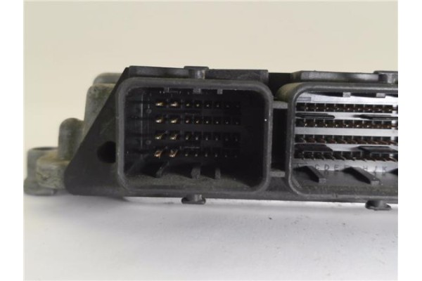 Recambio de centralita para opel vivaro 1.9 di referencia OEM IAM 8200051609 0281011530 