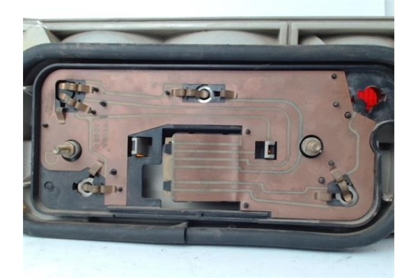 Recambio de piloto trasero derecho para renault r 25 (b29) referencia OEM IAM 7701029938 7701029939 