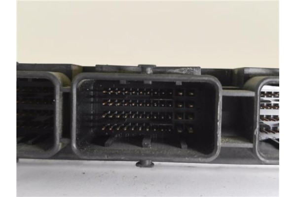 Recambio de centralita para opel vivaro 1.9 di referencia OEM IAM 8200051609 0281011530 