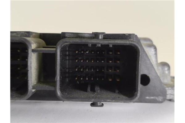Recambio de centralita para opel vivaro 1.9 di referencia OEM IAM 8200051609 0281011530 