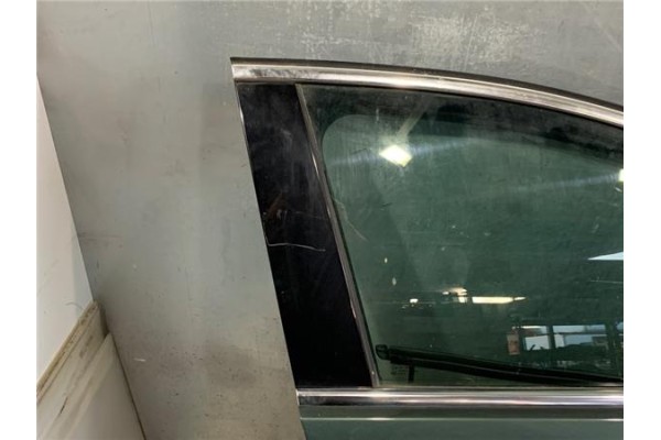 Recambio de puerta delantero derecha para opel insignia berlina 2.0 cdti referencia OEM IAM 128282  