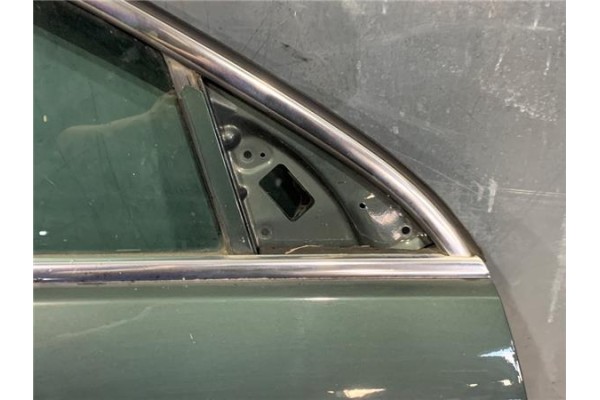 Recambio de puerta delantero derecha para opel insignia berlina 2.0 cdti referencia OEM IAM 128282  