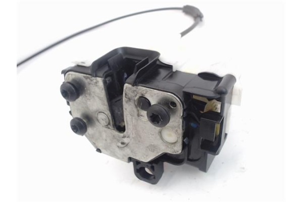 Recambio de cierre electromagnetico delantero izquierdo para fiat 500 1.2 referencia OEM IAM 52041739  