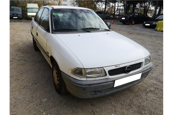 opel astra f berlina del año 1996