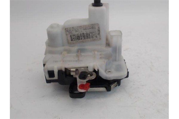 Recambio de cierre electromagnetico delantero izquierdo para fiat 500 1.2 referencia OEM IAM 52041739  