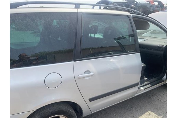 Recambio de puerta trasero derecha para seat alhambra (7v9) 1.9 reference referencia OEM IAM 7M3833022F  