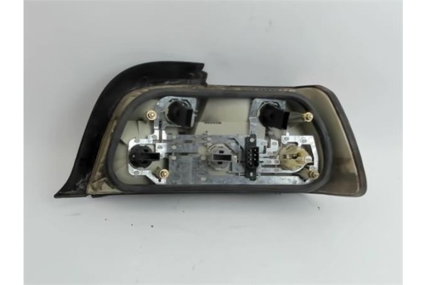 Recambio de piloto trasero izquierdo para bmw serie 3 berlina (e36) referencia OEM IAM 1387653  63218353285 , BMW