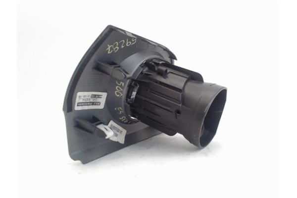 Recambio de rejilla entrada de aire para fiat 500 1.2 referencia OEM IAM 735627501  