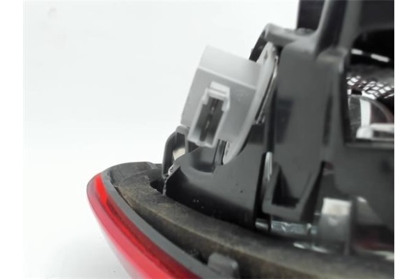 Recambio de piloto porton trasero derecho para opel corsa e referencia OEM IAM 13428460 0287712103 