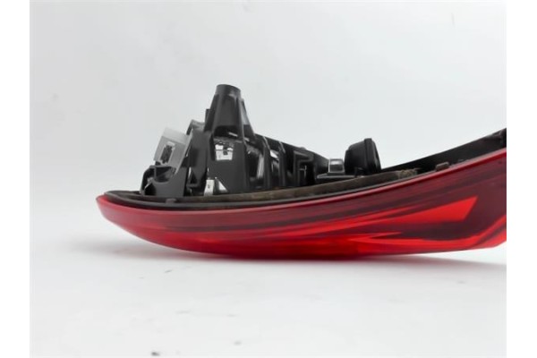 Recambio de piloto porton trasero derecho para opel corsa e referencia OEM IAM 13428460 0287712103 