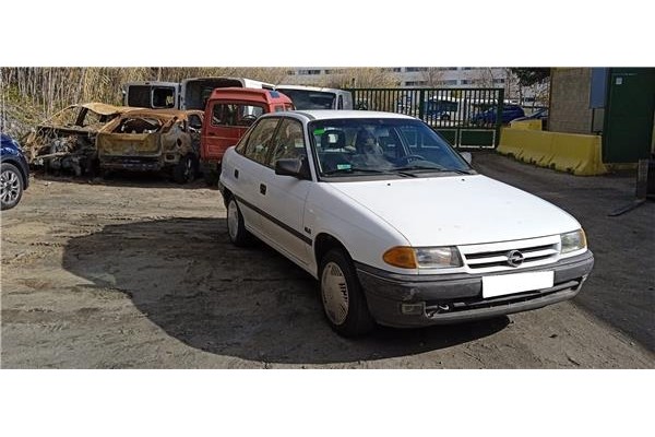 opel astra f berlina del año 1994