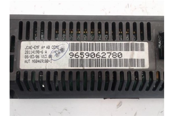 Recambio de reloj horario para citroen c4 berlina referencia OEM IAM -9659062780  