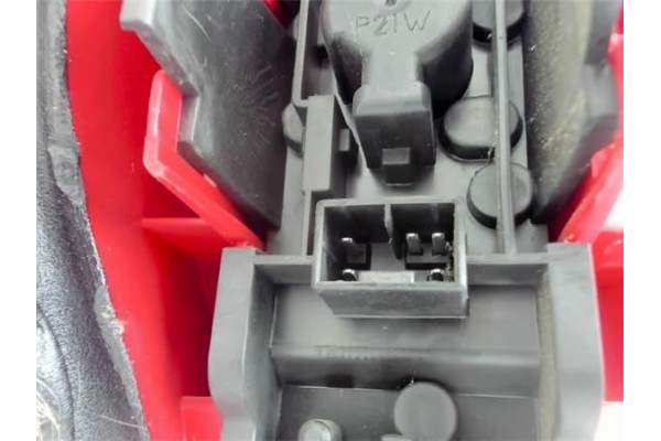 Recambio de piloto trasero derecho para nissan micra (k11) referencia OEM IAM 265501F500  