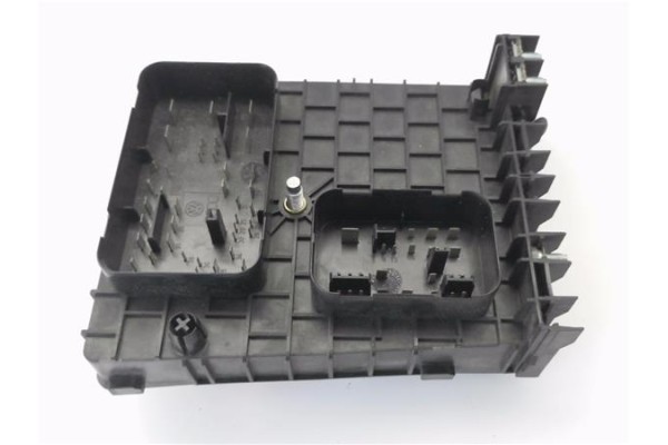 Recambio de caja fusibles/rele para volkswagen golf v (1k1) 2.0 fsi referencia OEM IAM 1A061204  