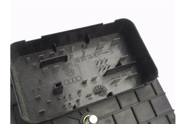 Recambio de caja fusibles/rele para volkswagen golf v (1k1) 2.0 fsi referencia OEM IAM 1A061204  