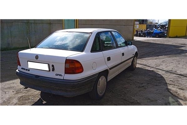opel astra f berlina del año 1994