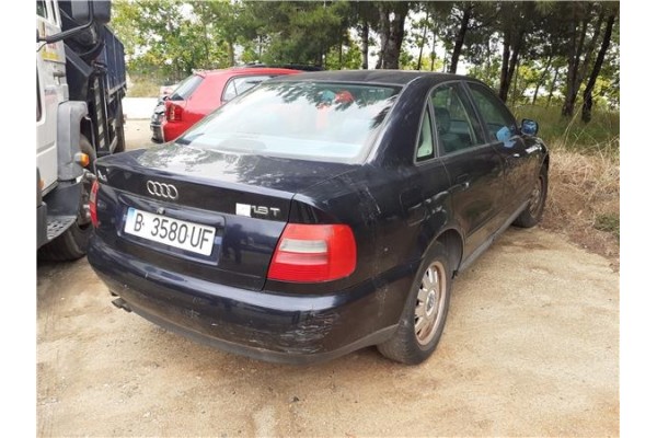 audi a4 berlina (b5)(1999) del año 