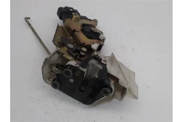 Recambio de cierre electromagnetico trasero derecho para opel agila 1.0 básico referencia OEM IAM 4706488  