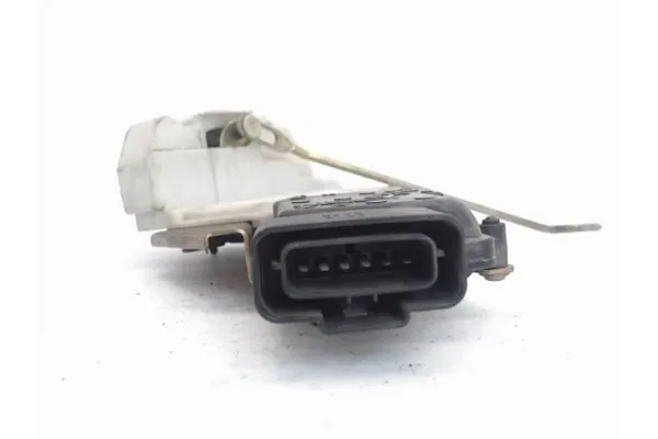 Recambio de cierre electromagnetico trasero derecho para opel agila 1.0 básico referencia OEM IAM 4706488  