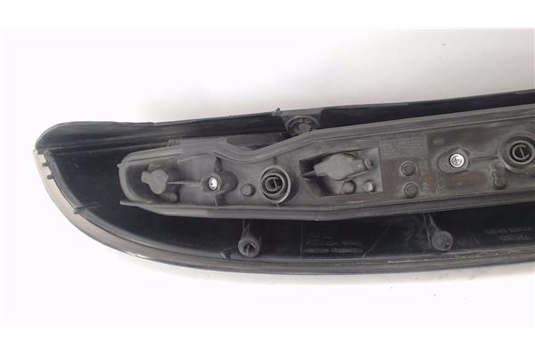 Recambio de piloto trasero derecho para opel corsa c 1.2 twinport referencia OEM IAM 1222065 3ARS1AR 