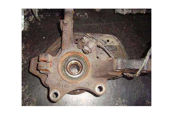 Recambio de mangueta delantero izquierda para opel combo (corsa c) 1.3 cdti 16v referencia OEM IAM 24406723  