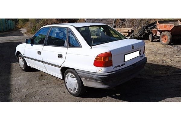 opel astra f berlina del año 1994