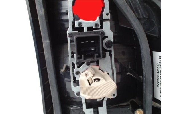 Recambio de piloto trasero izquierdo para volvo v70 familiar 2.4 d kinetic (120kw) referencia OEM IAM 9154497  