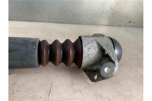 Recambio de amortiguador trasero derecho para volkswagen golf iv berlina (1j1) 1.9 tdi referencia OEM IAM 1J0513025BG  