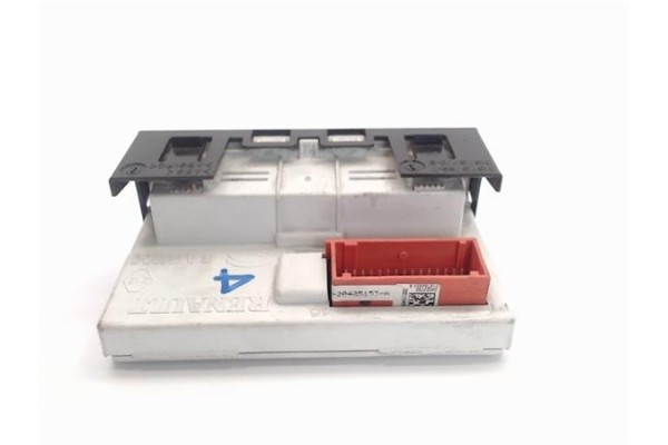 Recambio de reloj horario para renault megane ii berlina 3p referencia OEM IAM 8200107839B AFFA2++/21667671-1 