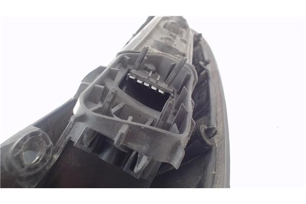 Recambio de piloto trasero izquierdo para opel corsa c 1.2 twinport referencia OEM IAM 1222064  