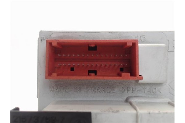 Recambio de reloj horario para renault megane ii berlina 3p referencia OEM IAM 8200107839B AFFA2++/21667671-1 
