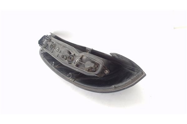Recambio de piloto trasero izquierdo para opel corsa c 1.2 twinport referencia OEM IAM 1222064  